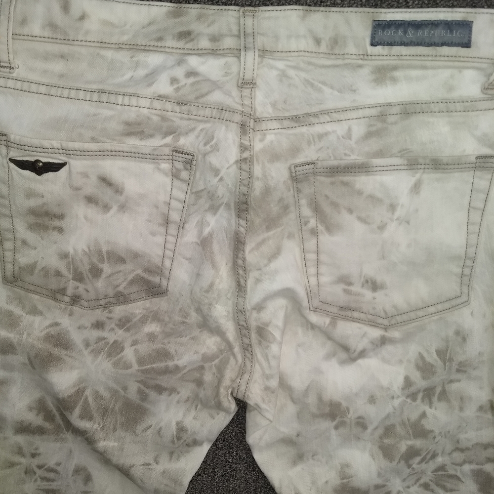 NEW ROCK & REPUBLIC SKINNY JEANS